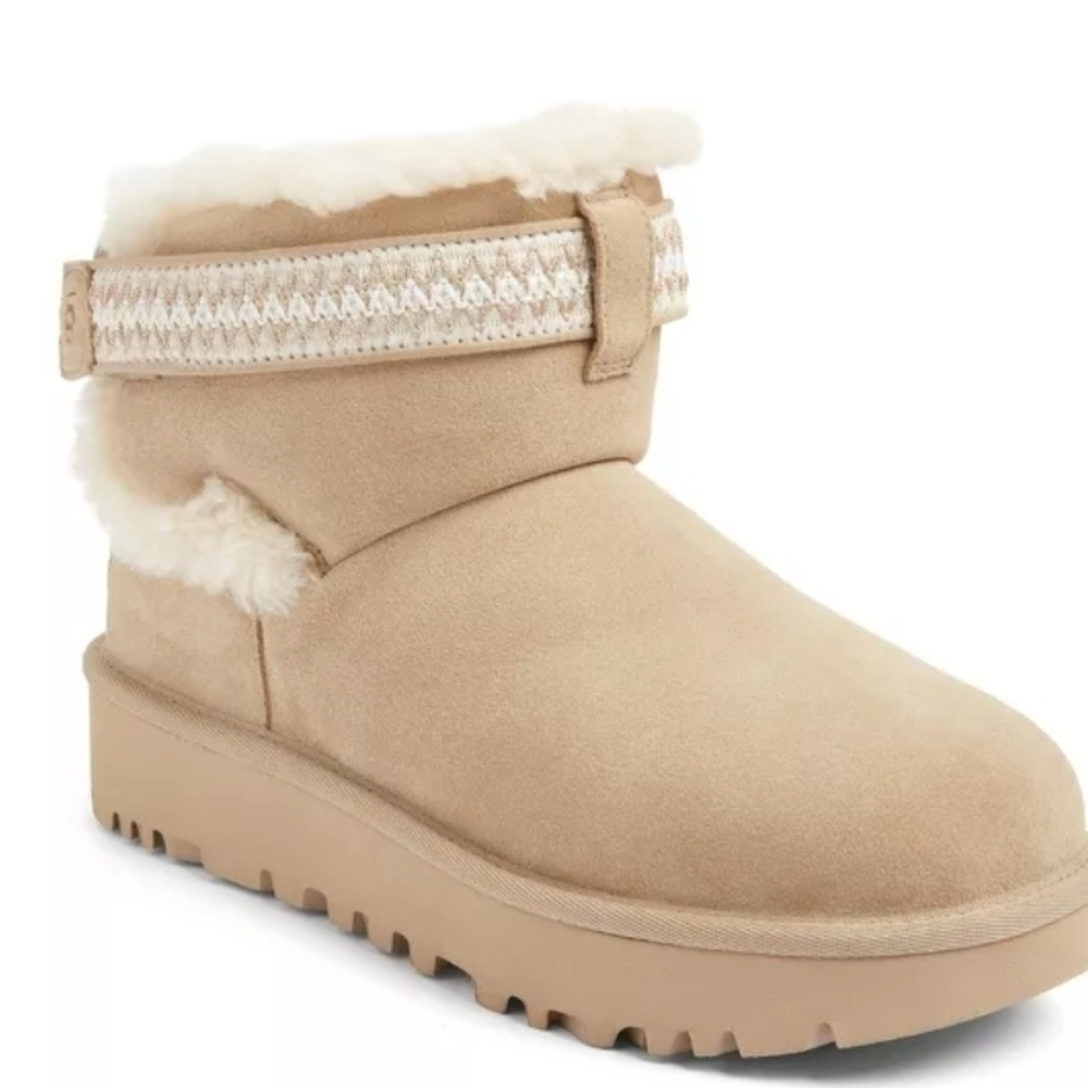 UGG Women's Classic Ultra Mini Alpsey Boot In Natural Size 6 NWOT